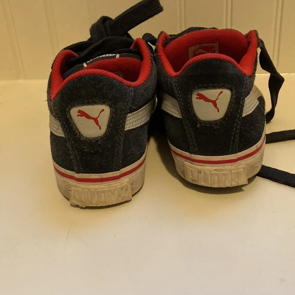 Vintage Puma suede sneakers size 2